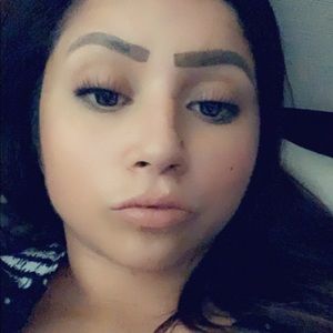 Meet your Posher, Anahi